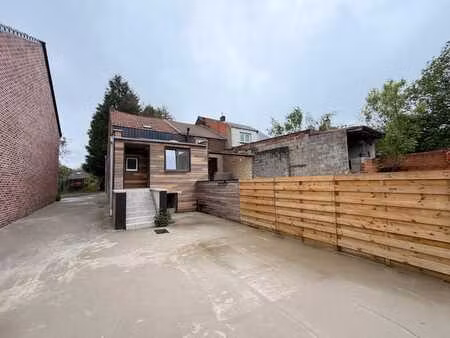 maison 3 façades entièrement rénovée dans un environnement c