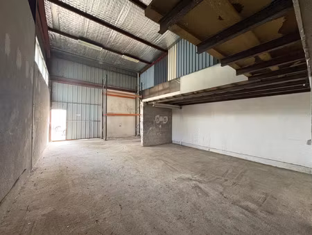 location local industriel 100 m² à aubagne (13400)