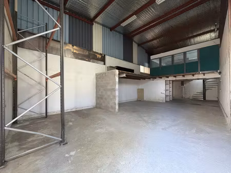 location local industriel 110 m² à aubagne (13400)