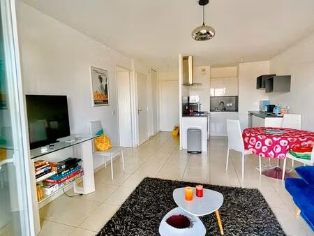 direct particulier : 2 pièces avec terrasse sud et parking