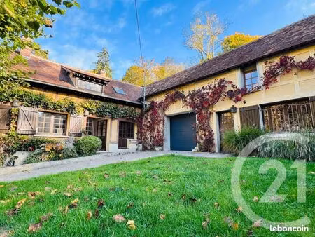 longère 4 pièces 161 m²