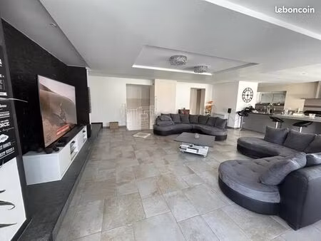 maison 5 pièces 191 m²