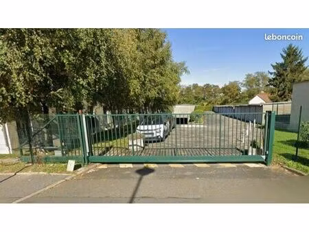 à louer – box garage fermé dans résidence sécurisée – saint-brice-sous-forêt