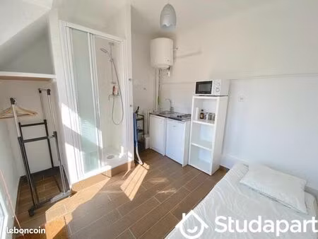 appartement 1 pièce 9 m²