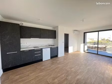 appartement t2 de 44 m2 avec terrasse