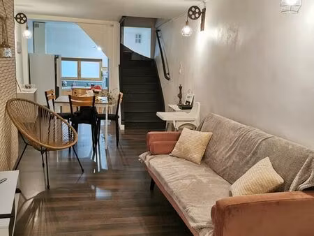 à louer meublé t2 petite maison de village yenne