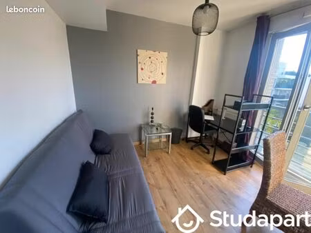 chambre 1 pièce 11 m²