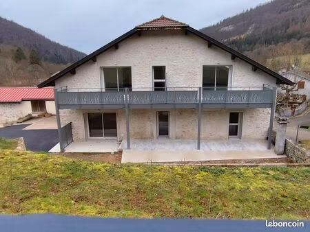 appartement t3 72m² village geilles 01100 oyonnax