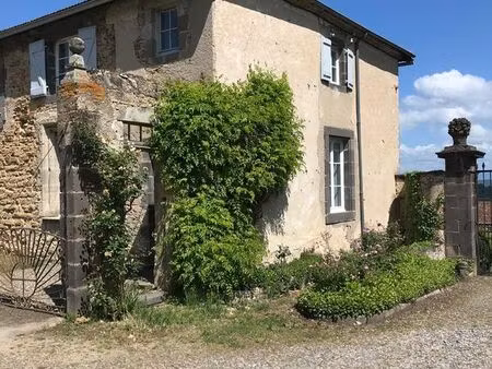 maison de ville rénovée dans propriété