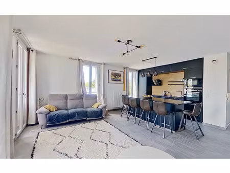 location appartement  85.11 m² t-4 à lyon 9  1 350 €
