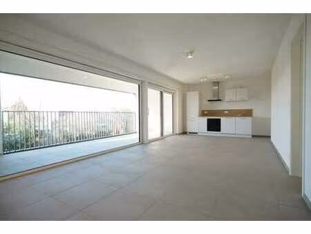 bel et grand appartement neuf 2 chambres à louer