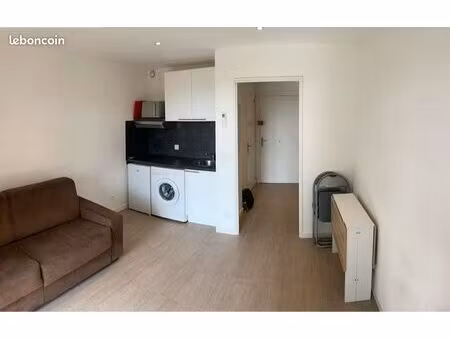 studio 20m2 parking piscine tennis
