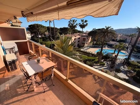 (etudiant loc max 10 mois) t2 meublé 33 m² • terrasse • parking • piscine • proche sophia 