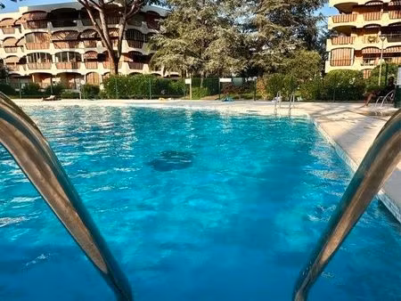 grand studio 26m2 loi carrez meublé résidence avec piscine