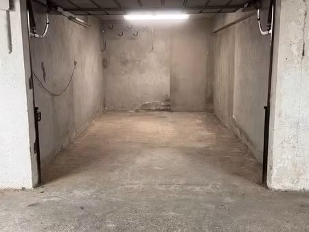 vente garage quartier saint joseph  saint laurent du var