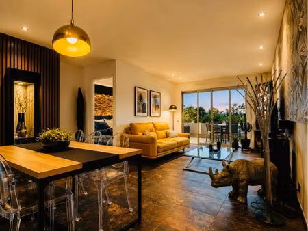 superbe 3 pièces de 95 m² avec terrasses  garage et parking - tennis - piscine– antibes
