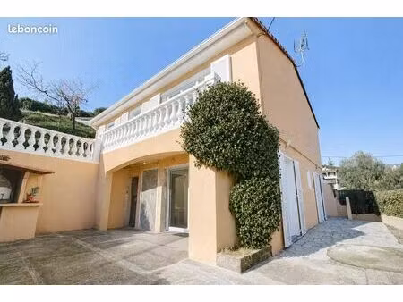 maison contes - 5 pieces - 132m2 - terrain 500m2 - garage - parking