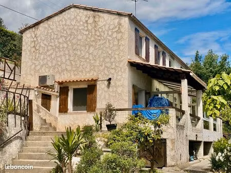 villa individuelle carros 5 pièces
