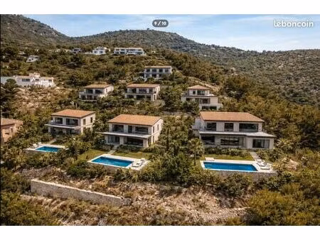 terrain 594 m² falicon