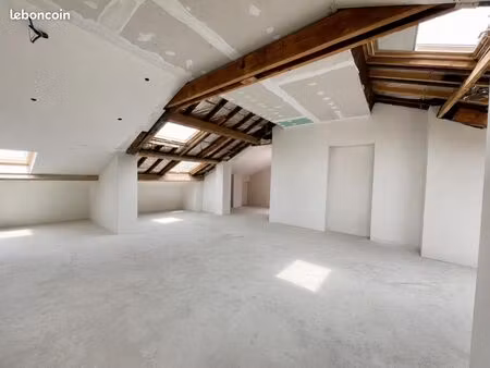 appartement 5 pièces 204 m²