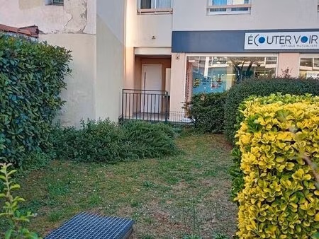 local commercial 50 m2 à louer