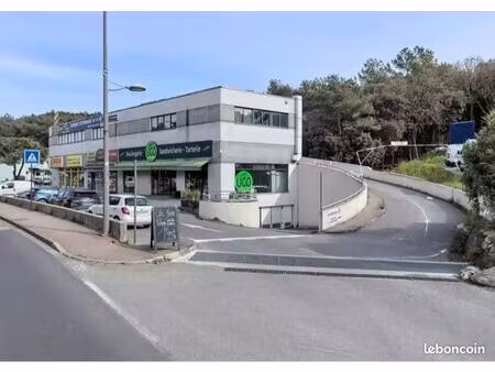bureau local 200 m2 2mn a8
