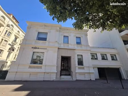 a louer - bureaux 297 m² en pleine propriété sur le bd albert 1er antibes