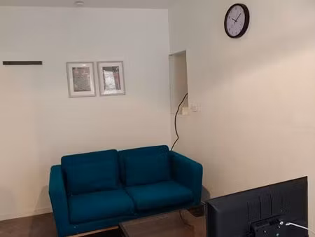 t2 équipé avec cour privative