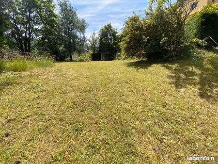vends terrain constructible viabilisé