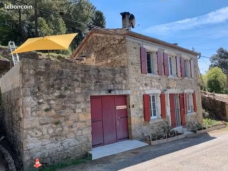 petite maison en pierres rénovée indépendante & sans vis à vis