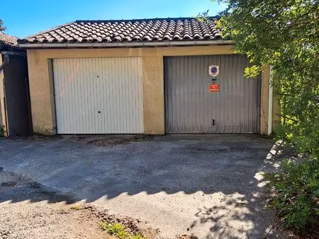 parking/box 64 m² laroque d olmes