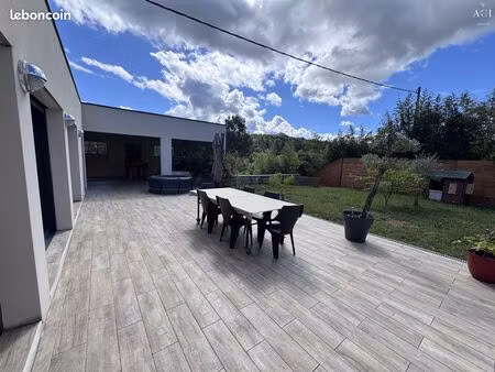 propriété 5 pièces 188 m²