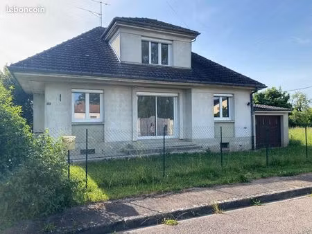maison dans secteur résidentiel de vendeuvre sur barse