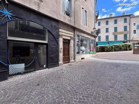 commerce 35 m²