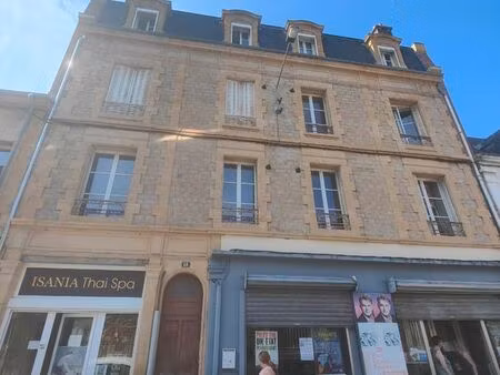 local de 140 m2 à usage commercial ou professionnel