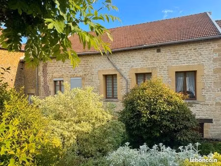propriété 4 pièces 104 m²