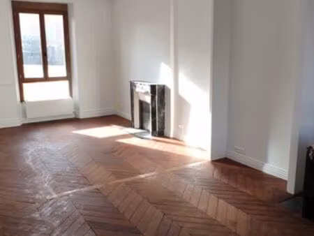 maison avec cachet et jardin – 85 m² – nogent-sur-seine