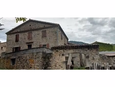 maison en pierre