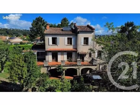 maison 9 pièces 180 m²