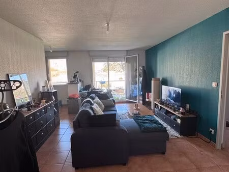 t2 43m² + grande terrasse + 2 parkings / vendu meublé / foix