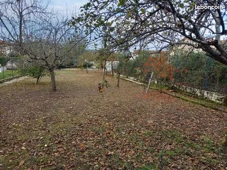 terrain constructible de 561 m² à deux pas de foix