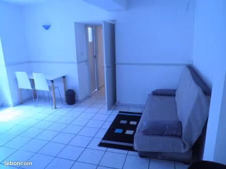 agréable t2 calme proche centre-ville et donnant sur cour