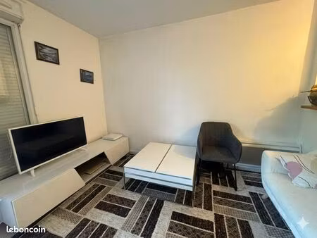 studio 1 pièce 30 m²