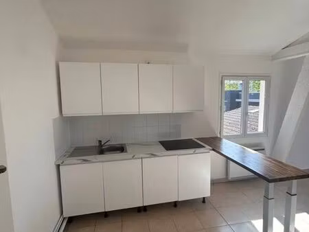a louer bel appartement 3 pièces avec terrasse