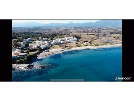 appartement t2 en bord de plage  piscine  parking