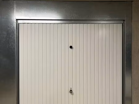 box fermé face mer