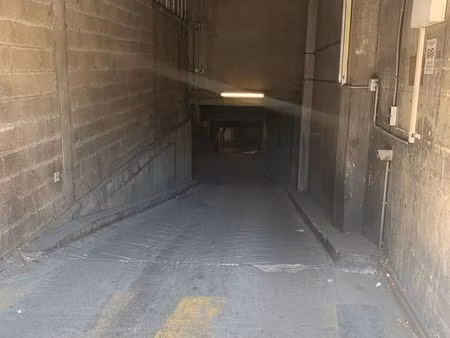 parking sécurisé – 60/mois - saint-denis – arrêt cosmonautes / parc de la légion d’honneur