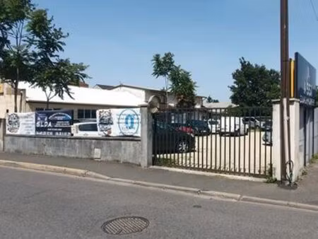 a louer terrain pour parc auto