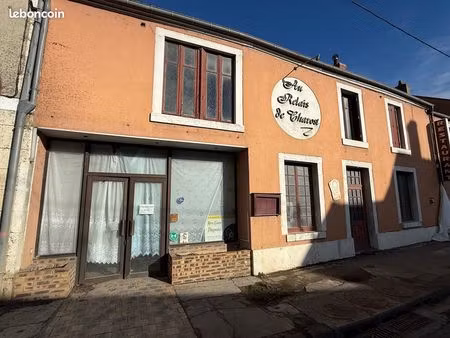 local 400 m² charost