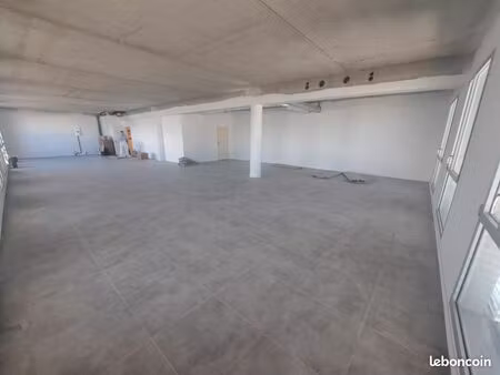 local 155 m² saint-denis